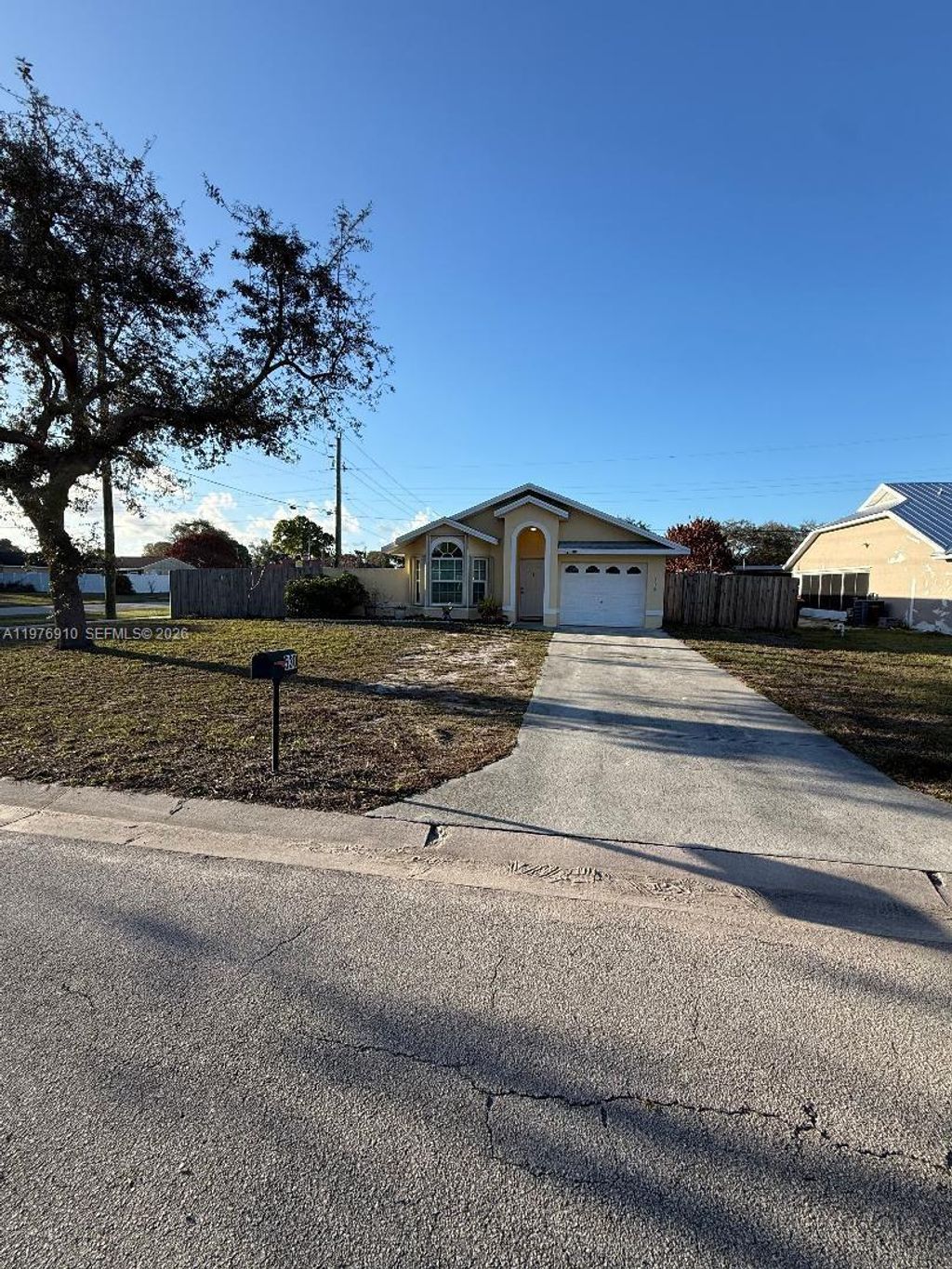 Photo of 530 20th Pl SW, Vero Beach, FL 32962 (MLS # A11976910)