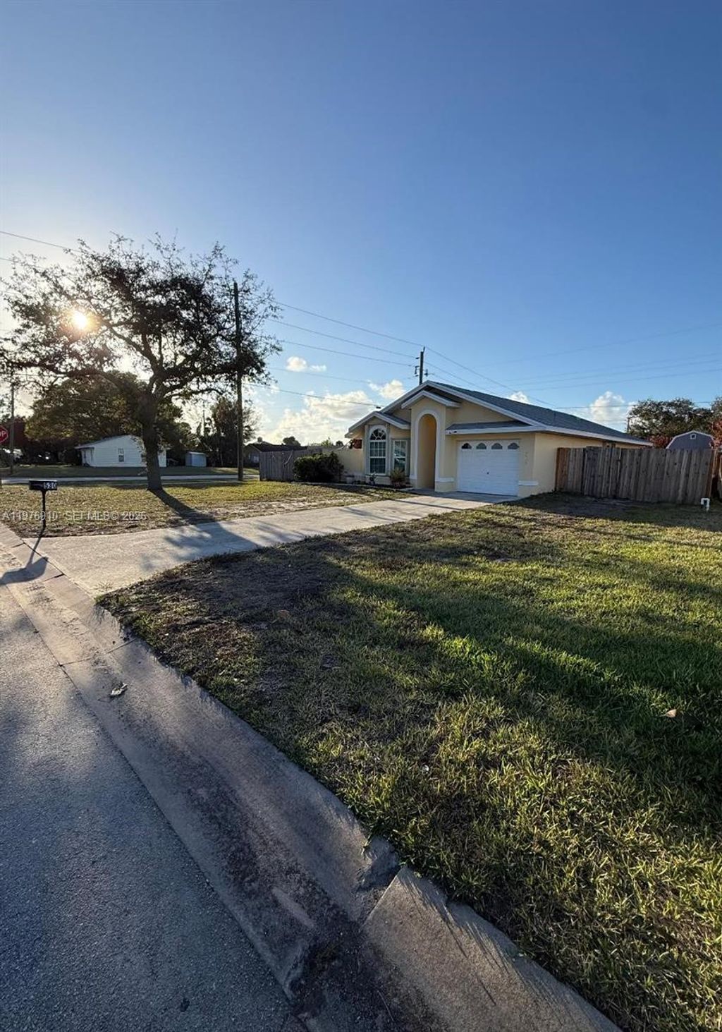 Photo of 530 20th Pl SW, Vero Beach, FL 32962 (MLS # A11976910)