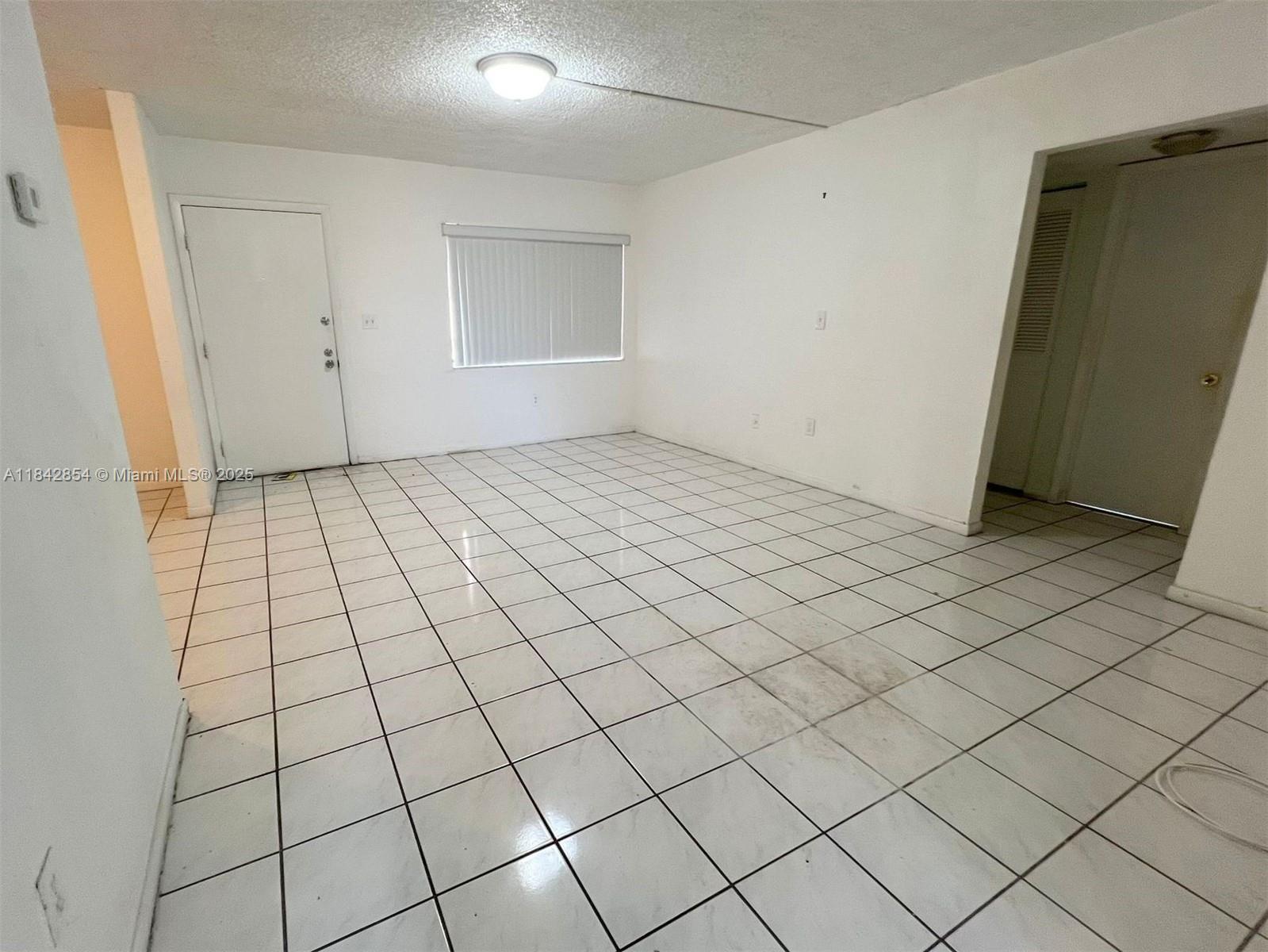 HORIZONS WEST CONDO #2 - Residential