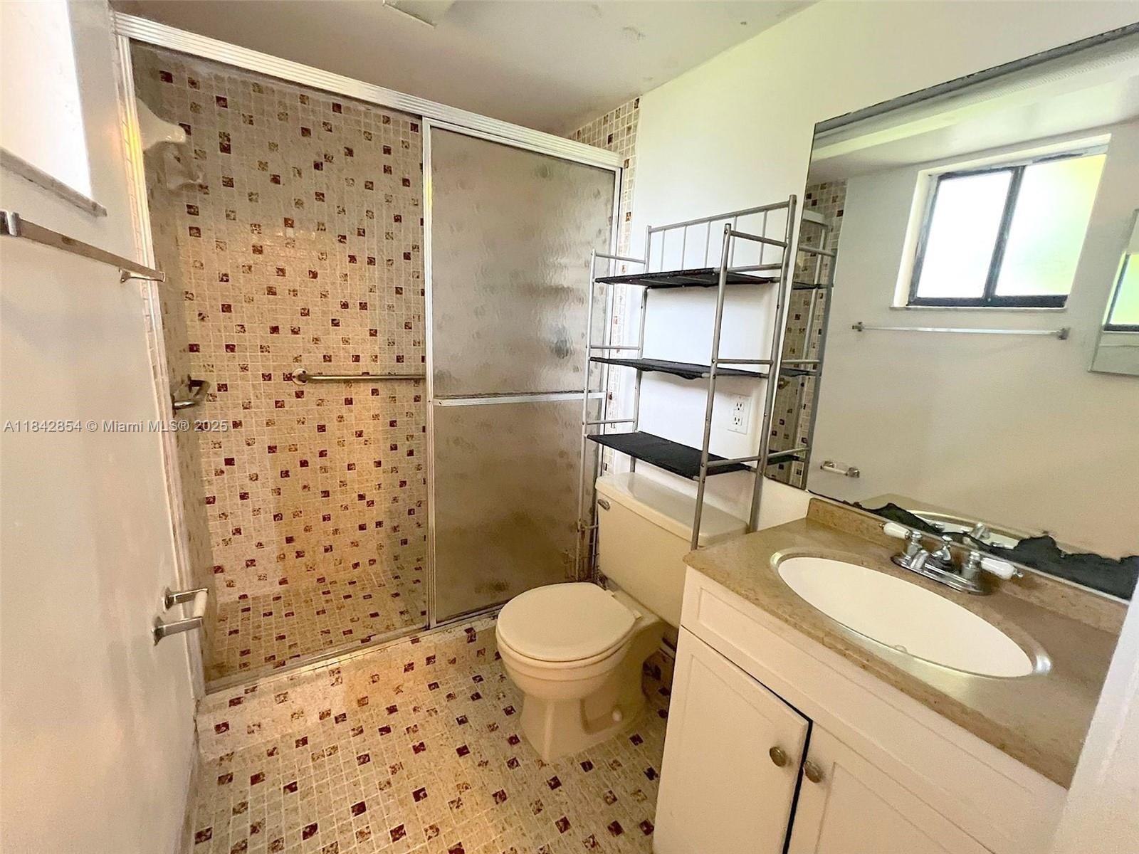 HORIZONS WEST CONDO #2 - Residential