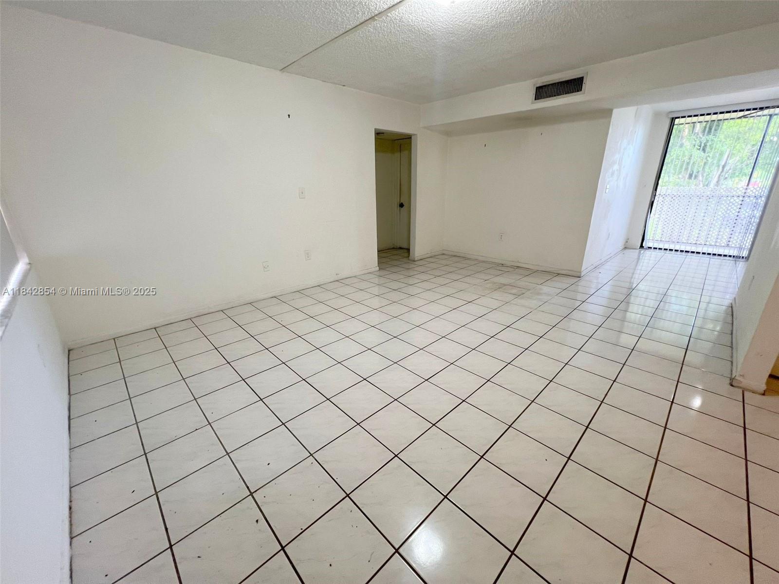 HORIZONS WEST CONDO #2 - Residential