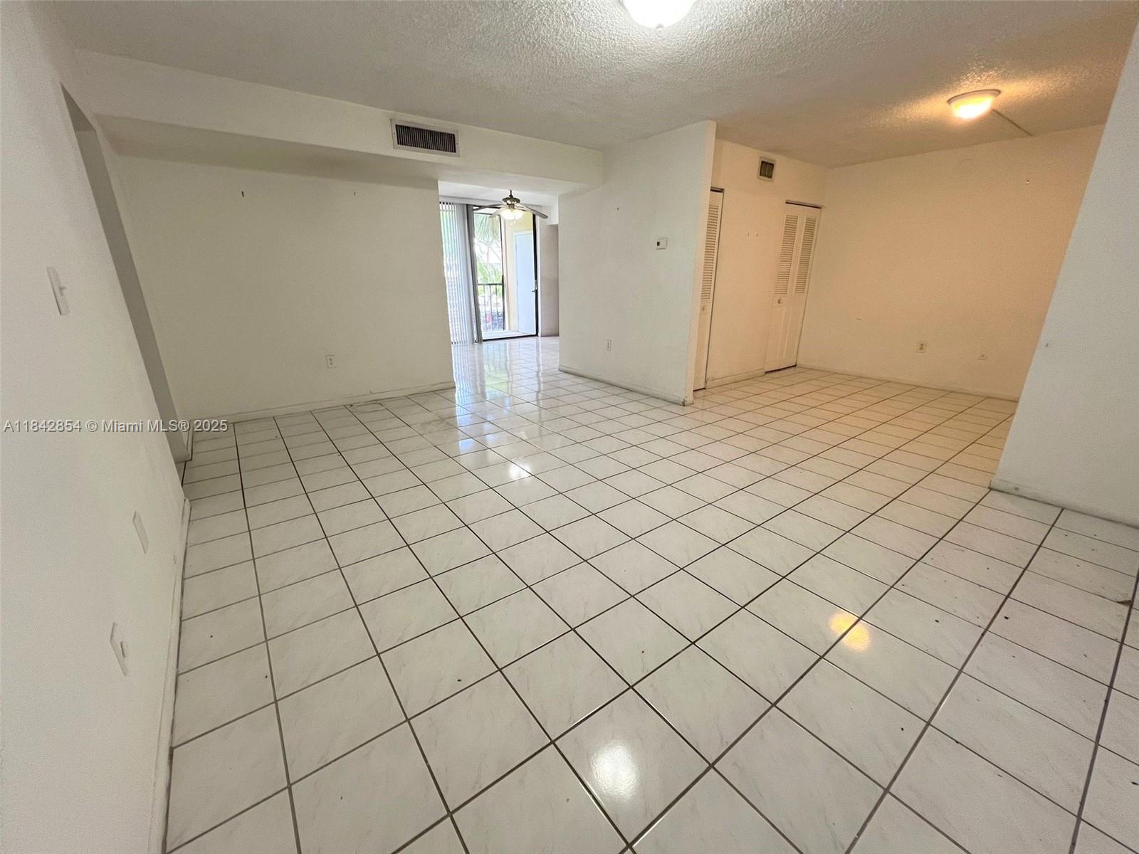 HORIZONS WEST CONDO #2 - Residential