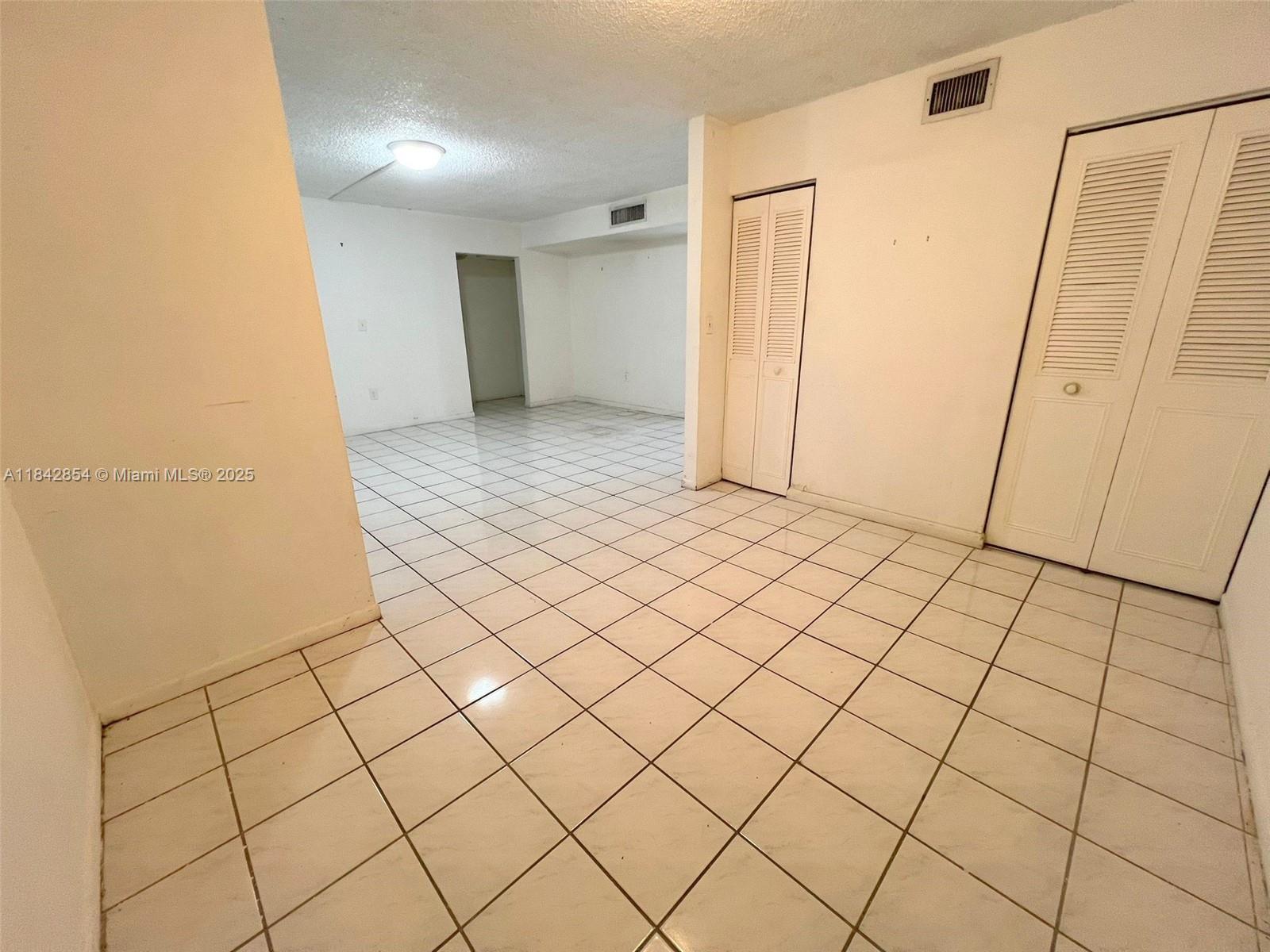 HORIZONS WEST CONDO #2 - Residential