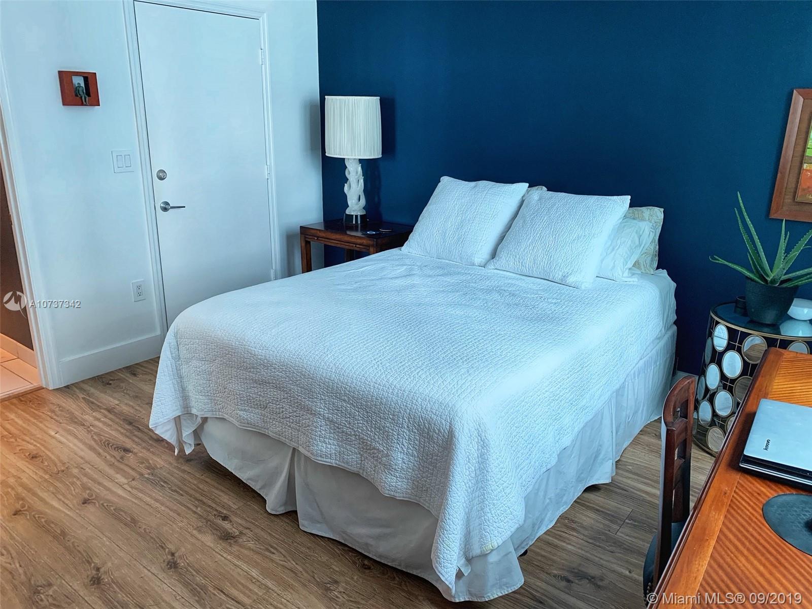 500 BRICKELL WEST CONDO - Residential