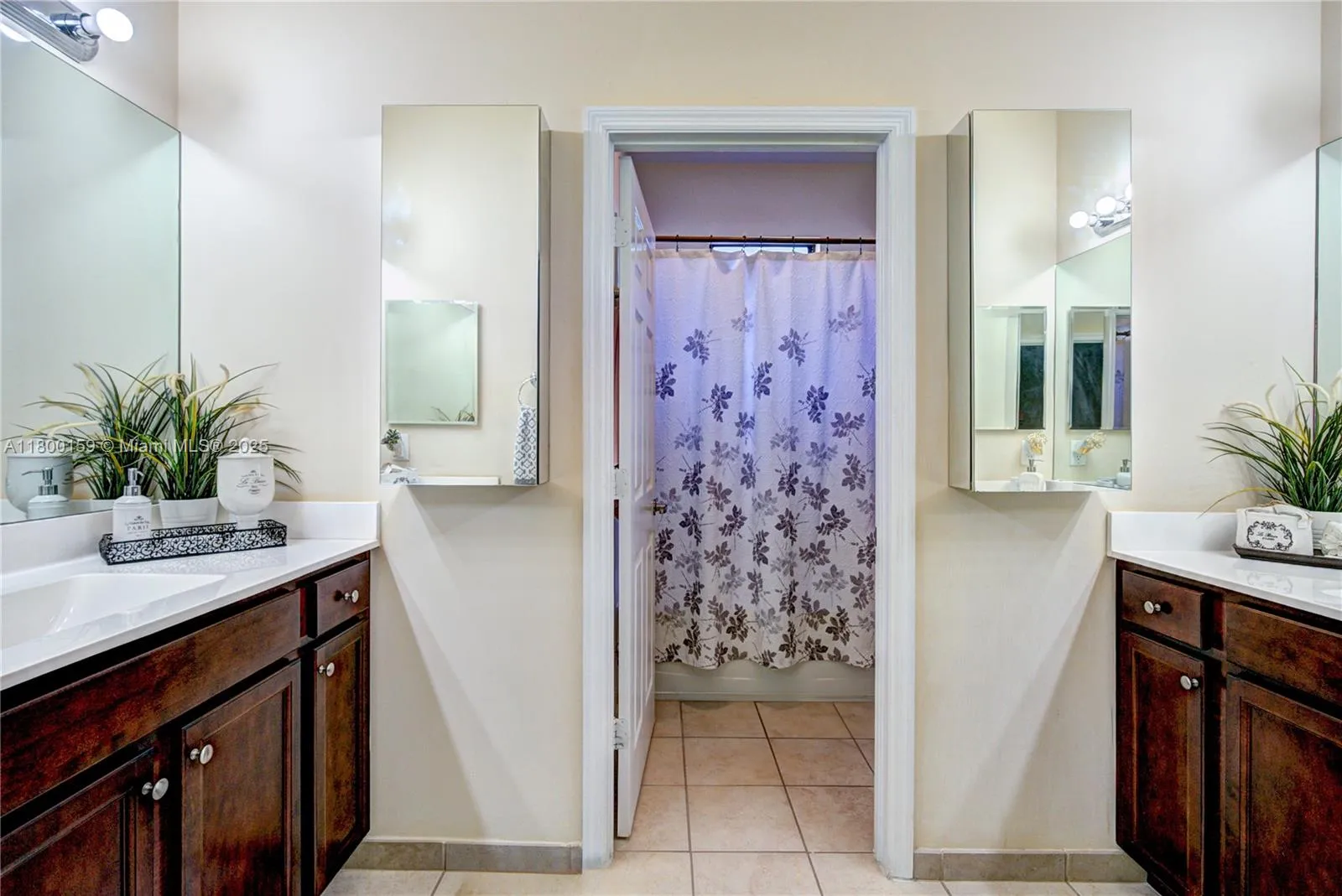 Homestead, Florida 33032, United States, 4 Bedrooms Bedrooms, ,3 BathroomsBathrooms,Residential,Active,130180