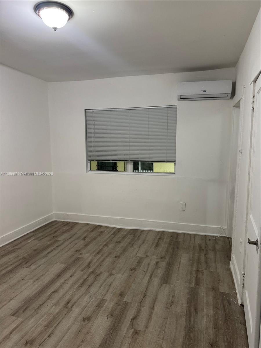 Completely remodeled Studio with 1 bathroom. Located in Little Havana, minutes from Brickell, Calle 8, Beaches, Wynwood, Design District.