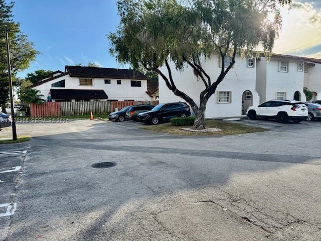 LAMBIANCE TOWNHOMES KENDA - Residential