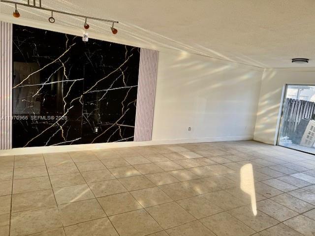 LAMBIANCE TOWNHOMES KENDA - Residential