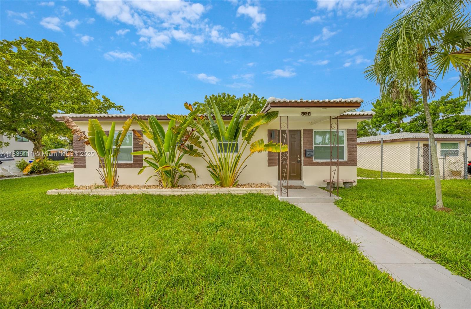 6044 Funston St, Hollywood, FL, 33023/$630,000 2 6044 Funston St