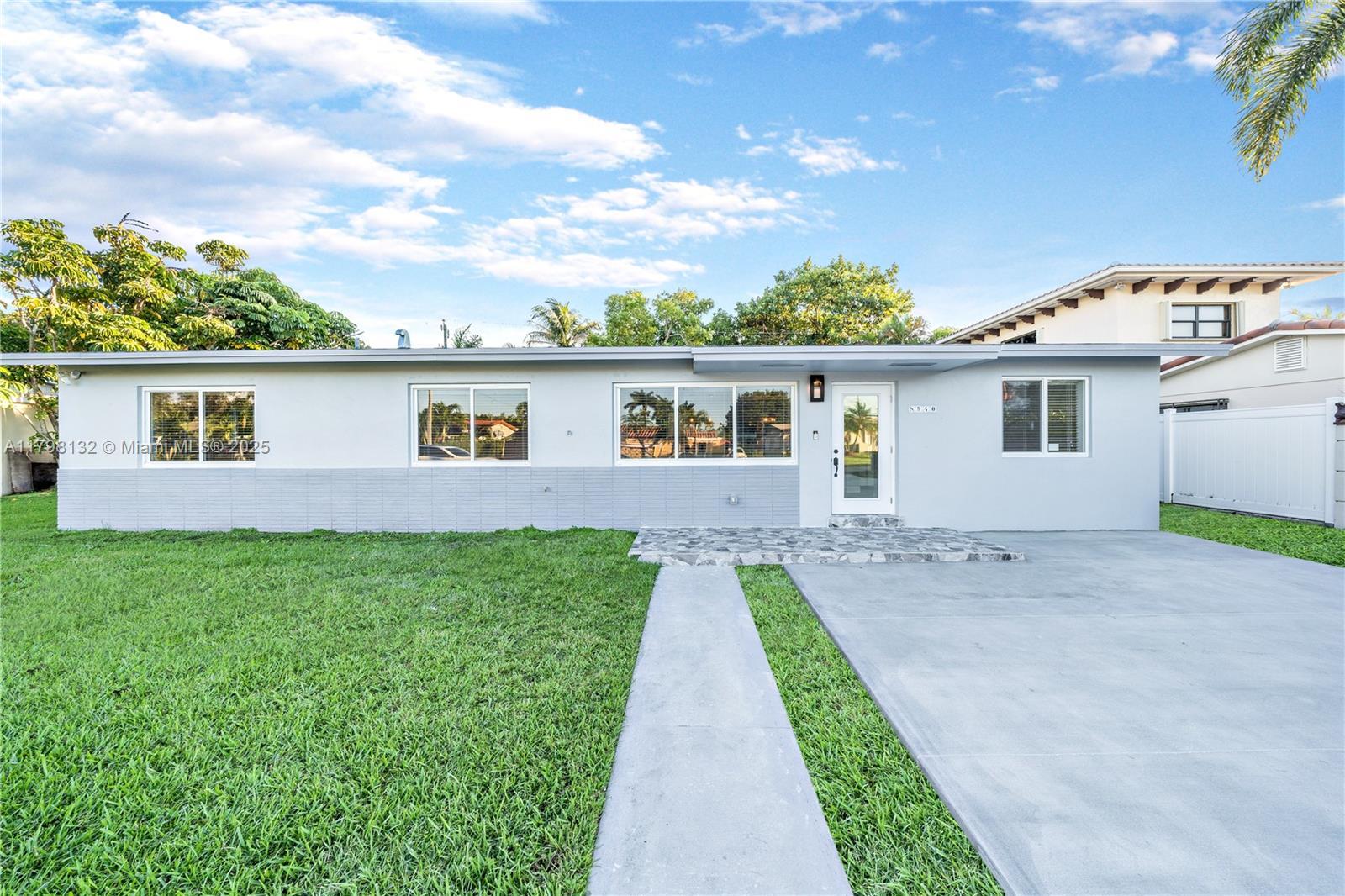 8940 Sw 20th St, Miami, Broward County, Florida - 3 Bedrooms  
1 Bathrooms - 