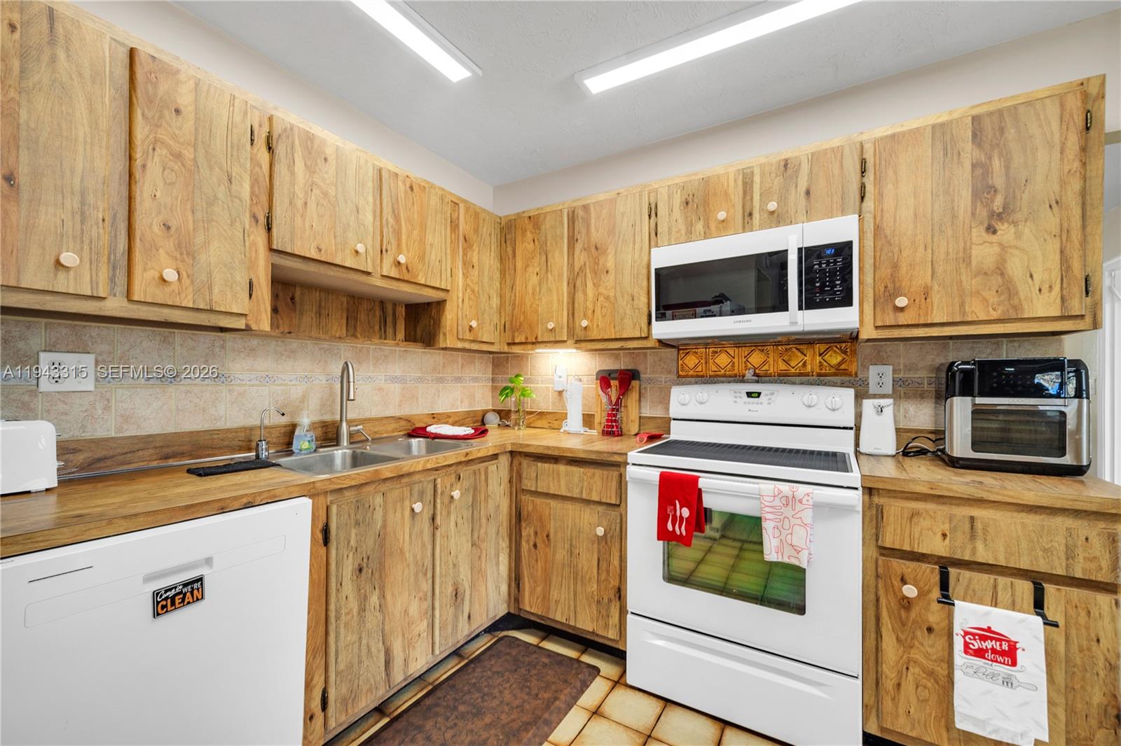 MARCANO ESTATES - Residential