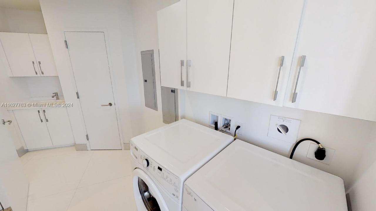 18555 Collins avenue - Residential
