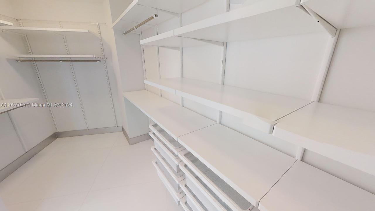 18555 Collins avenue - Residential