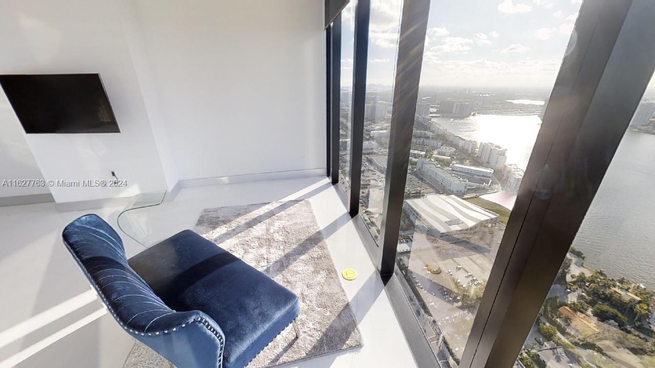 18555 Collins avenue - Residential
