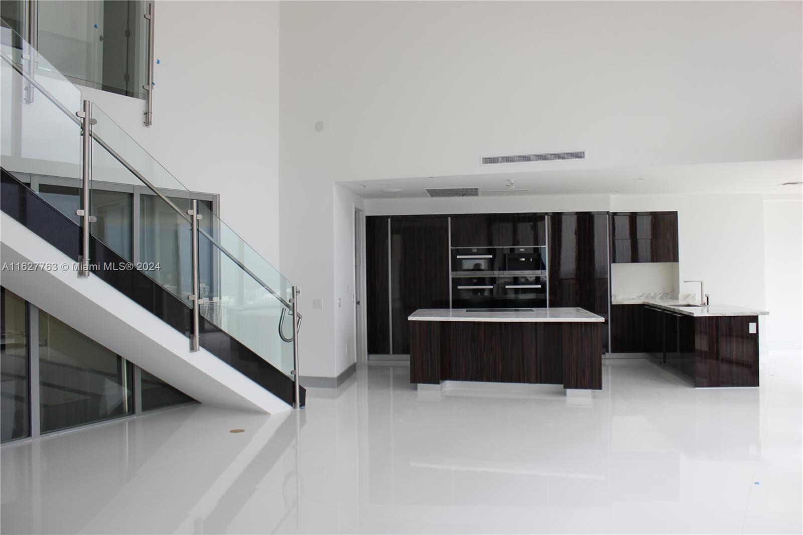 18555 Collins avenue - Residential