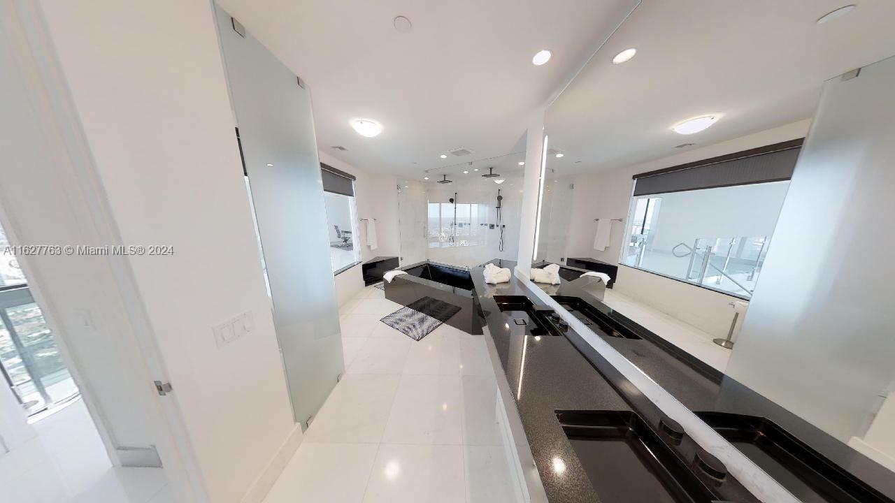 18555 Collins avenue - Residential