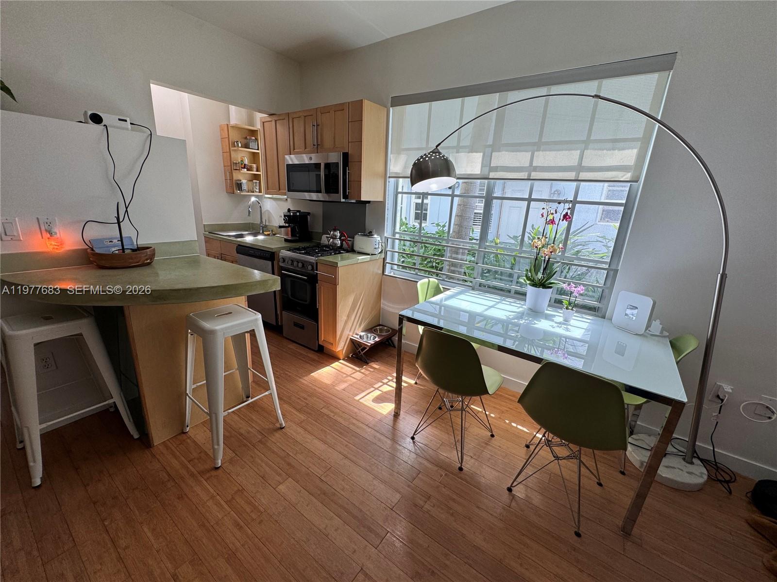 WHISPER CONDO - Residential