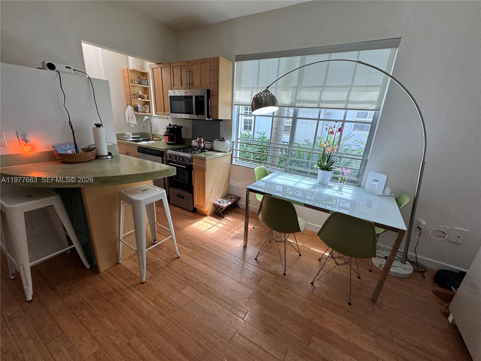 WHISPER CONDO - Residential