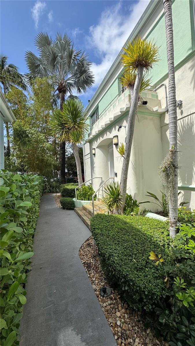 WHISPER CONDO - Residential