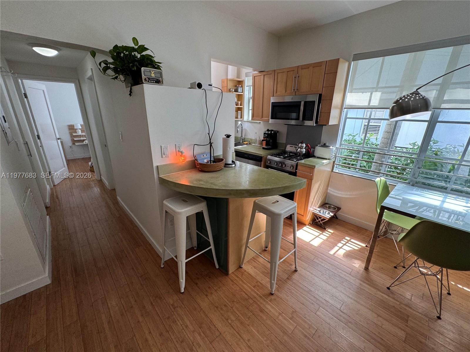 WHISPER CONDO - Residential