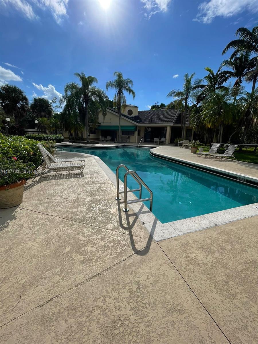 SUMMERBREEZE CONDO - Residential