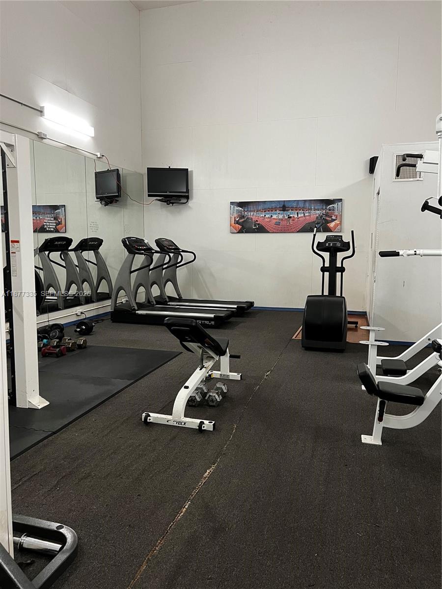 SUMMERBREEZE CONDO - Residential