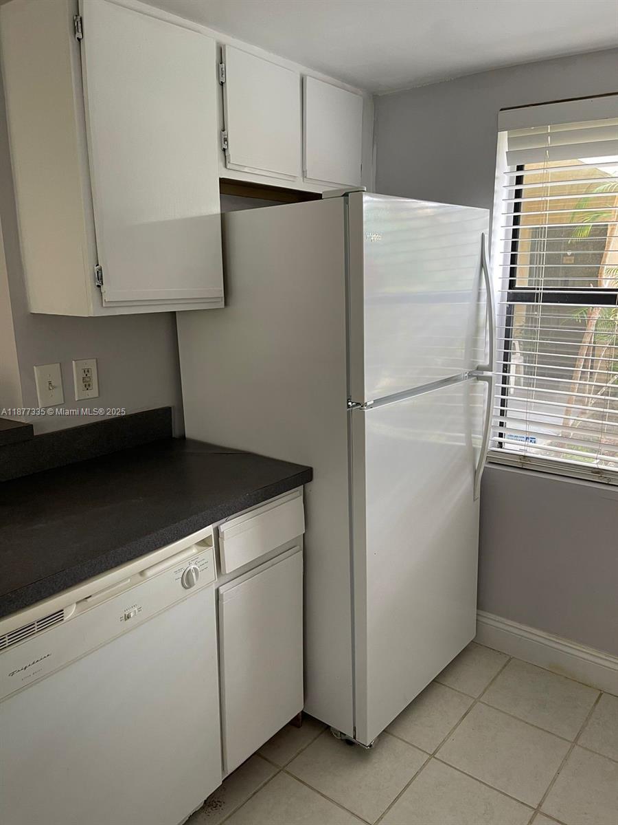 SUMMERBREEZE CONDO - Residential