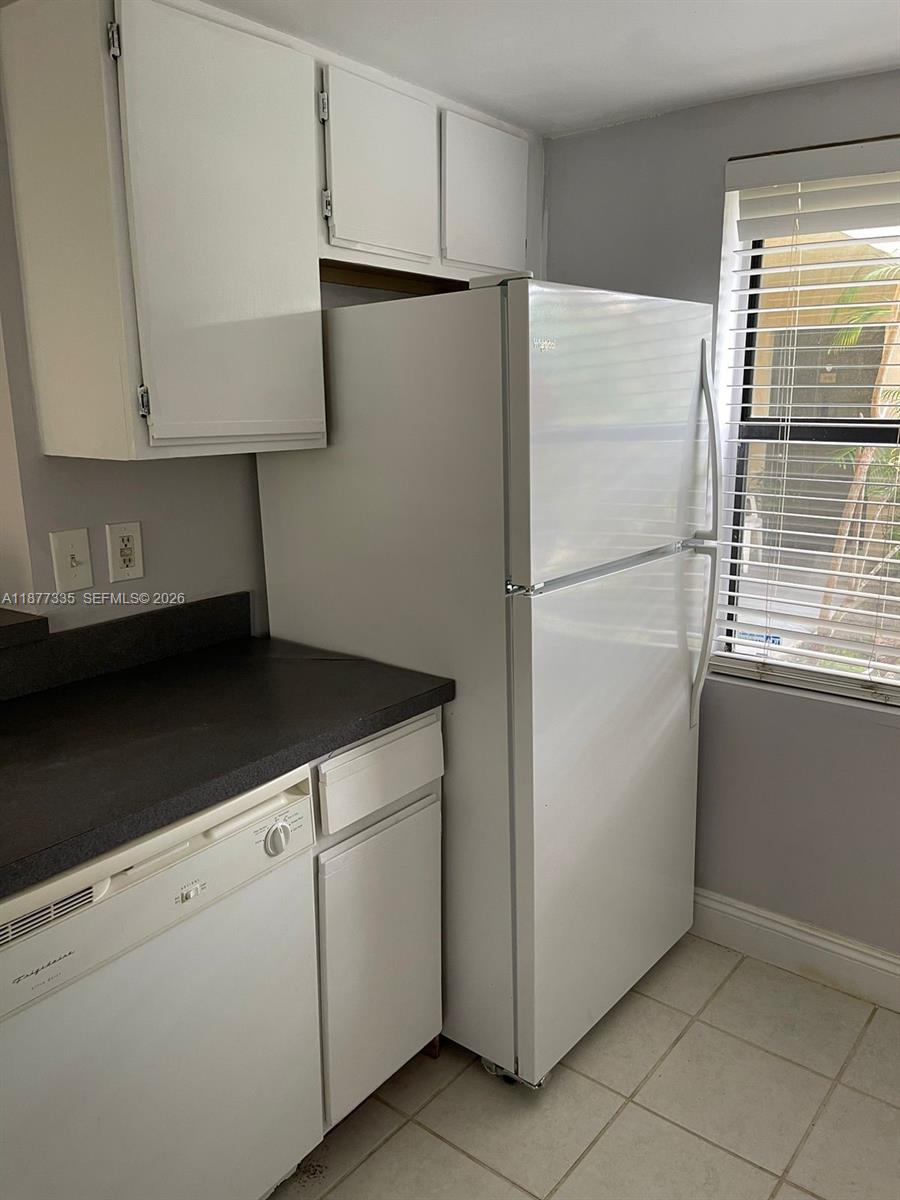 SUMMERBREEZE CONDO - Residential