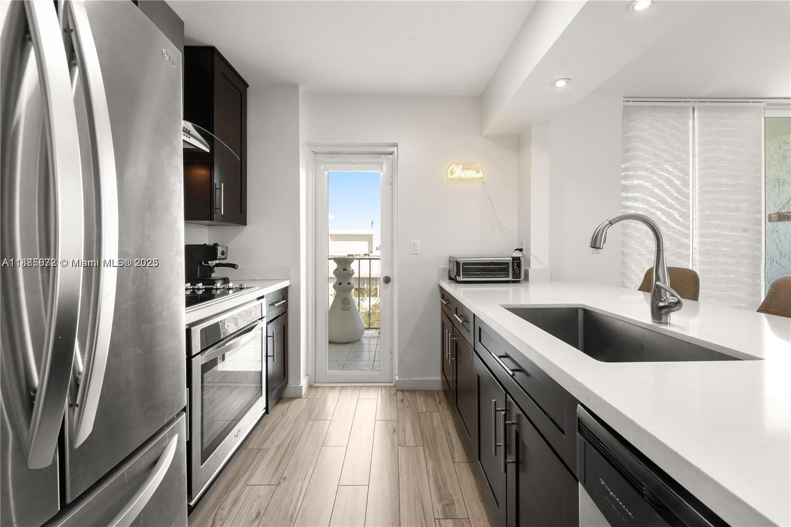 NIRVANA CONDO NO FIVE CON - Residential