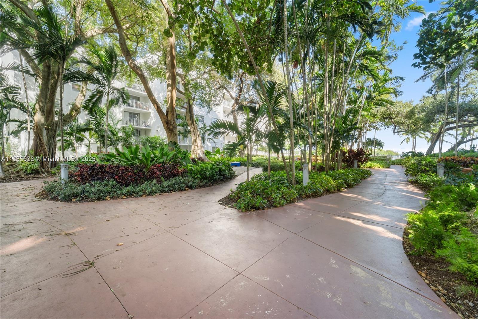 NIRVANA CONDO NO FIVE CON - Residential