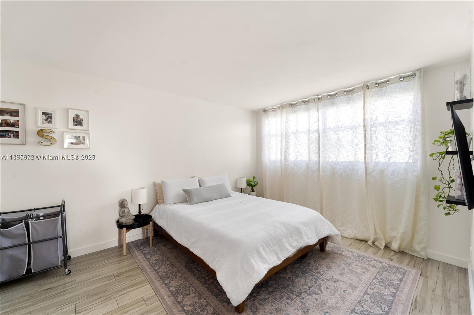 NIRVANA CONDO NO FIVE CON - Residential