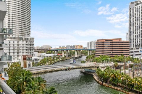 690 SW 1st Ct 1017 Miami FL 33130