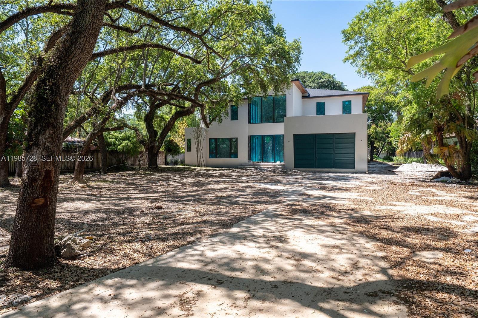SKY LAKE - Residential