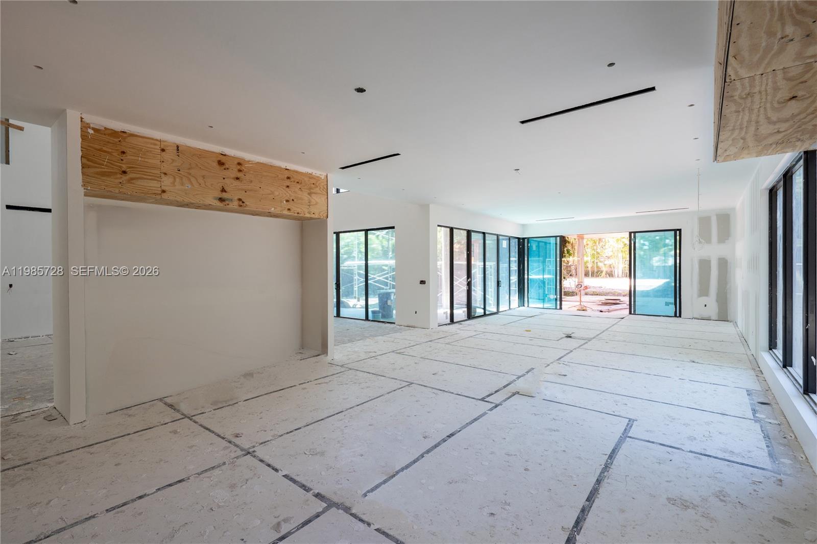 SKY LAKE - Residential