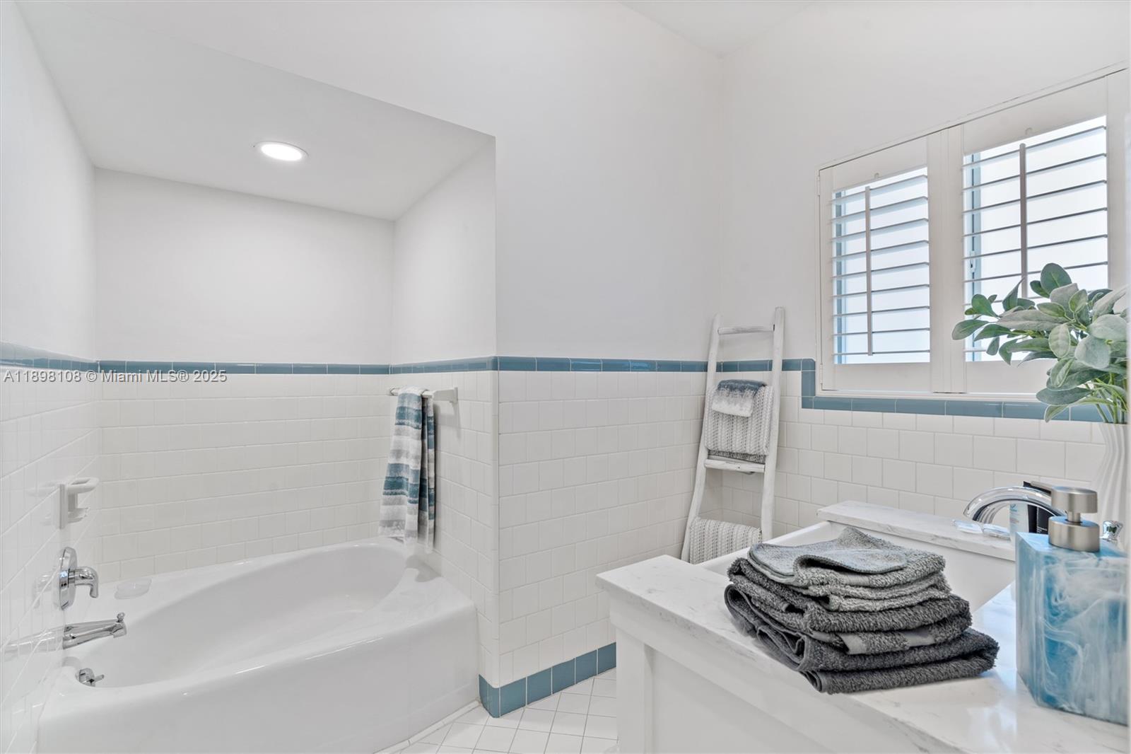 POMPANO SHORES SEC B - Residential Lease