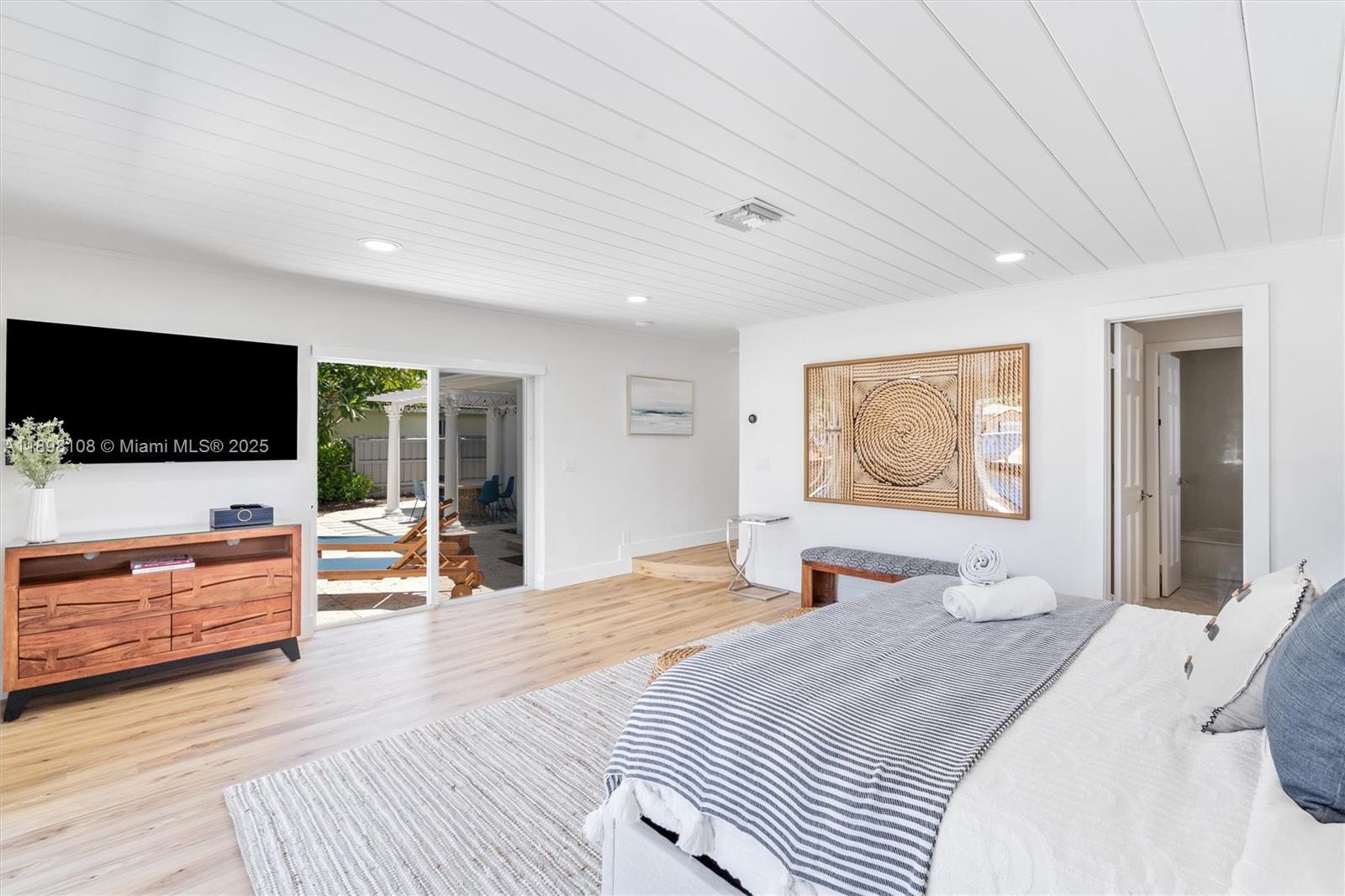 POMPANO SHORES SEC B - Residential Lease