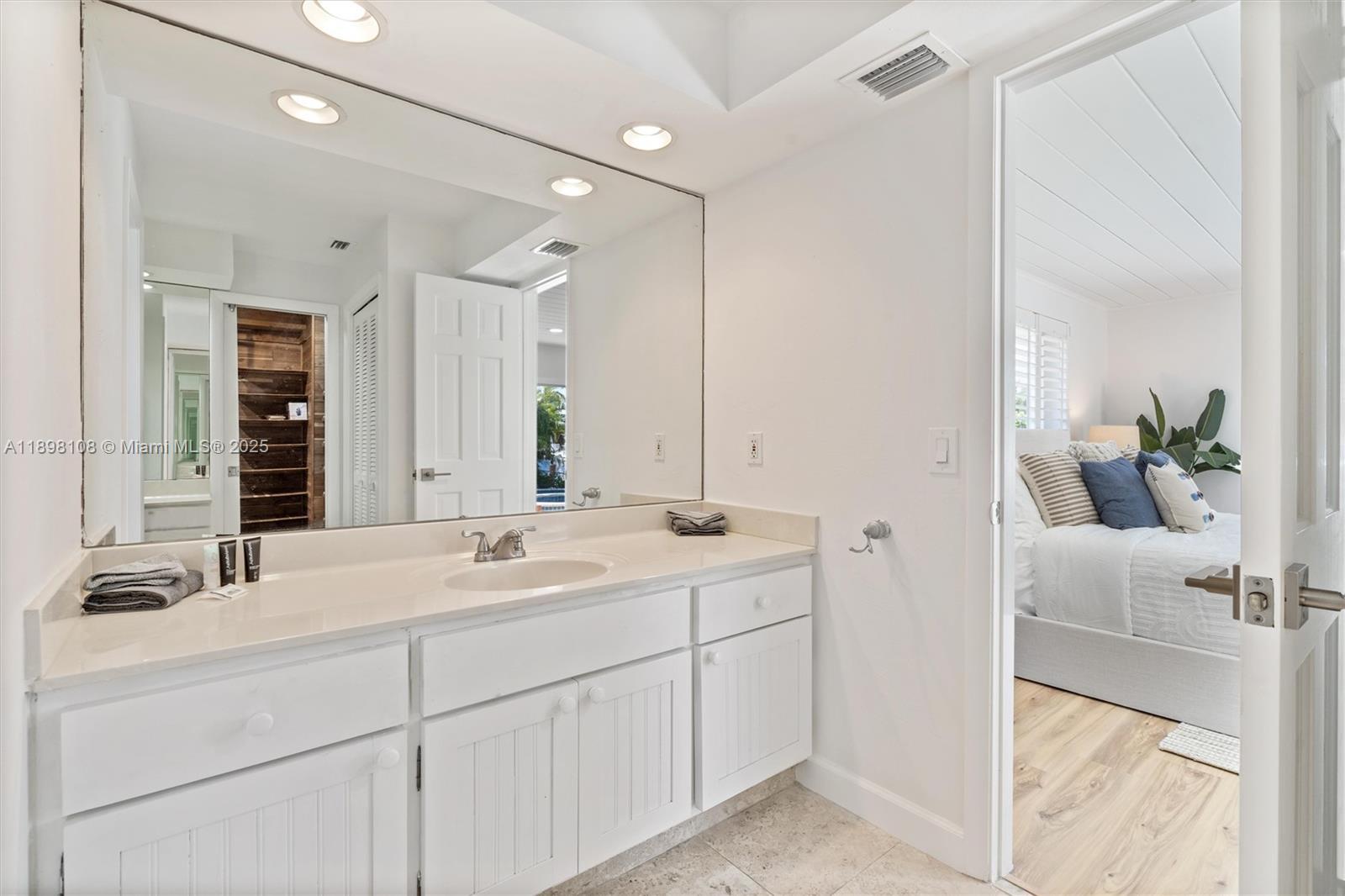 POMPANO SHORES SEC B - Residential Lease