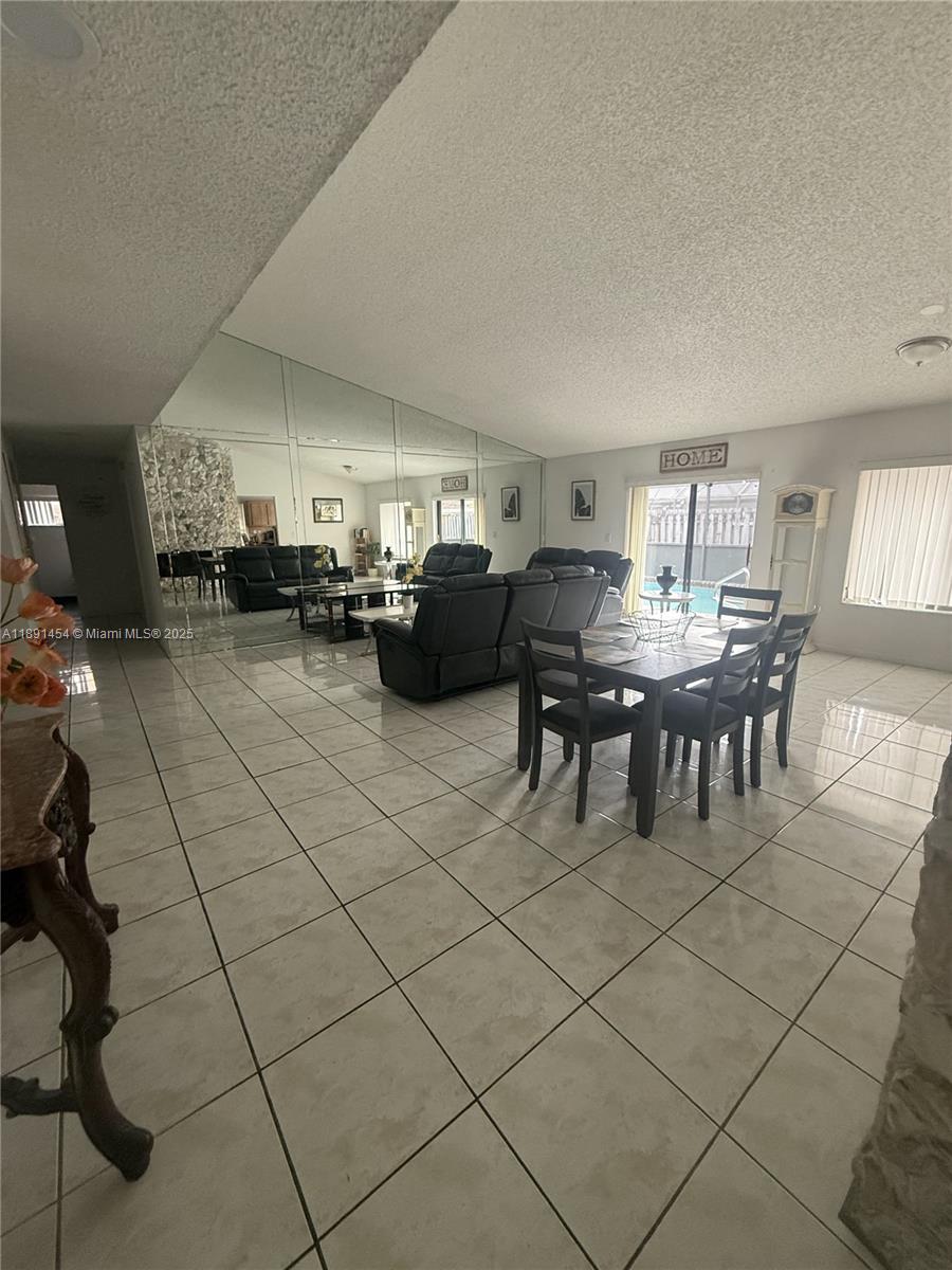 BOULEVARD WOODS NORTH - Residential Lease