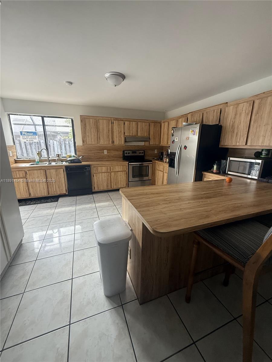 BOULEVARD WOODS NORTH - Residential Lease