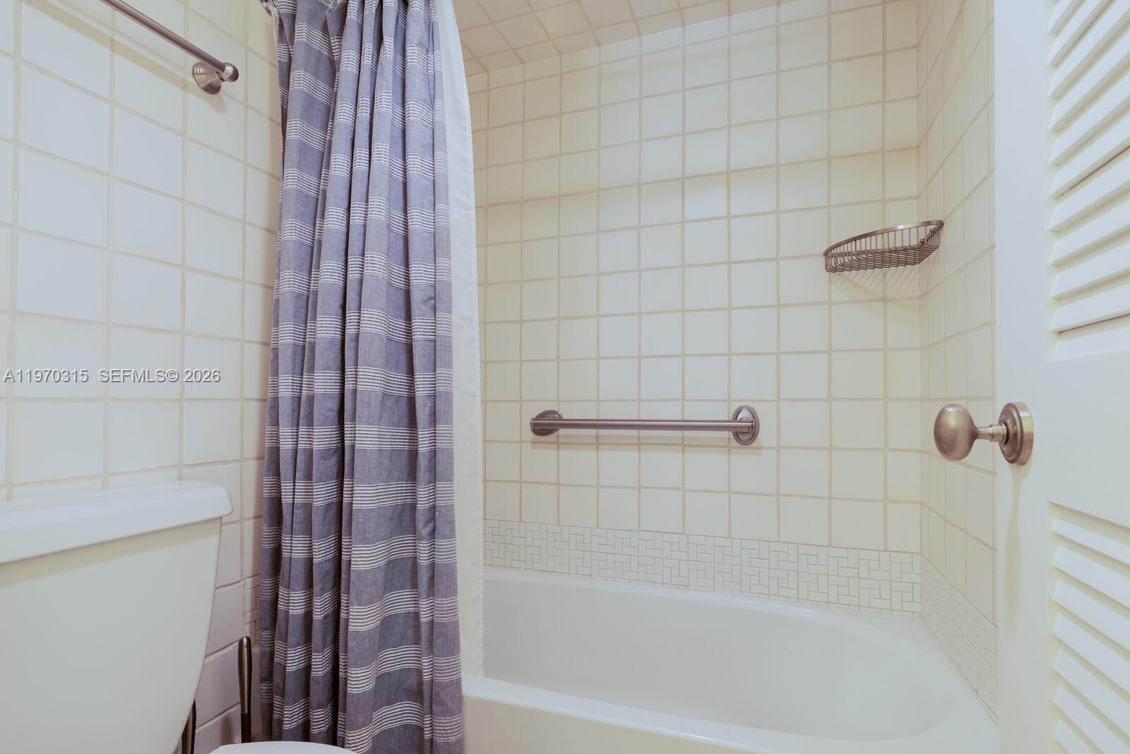 YACHT HARBOUR CONDO - Residential