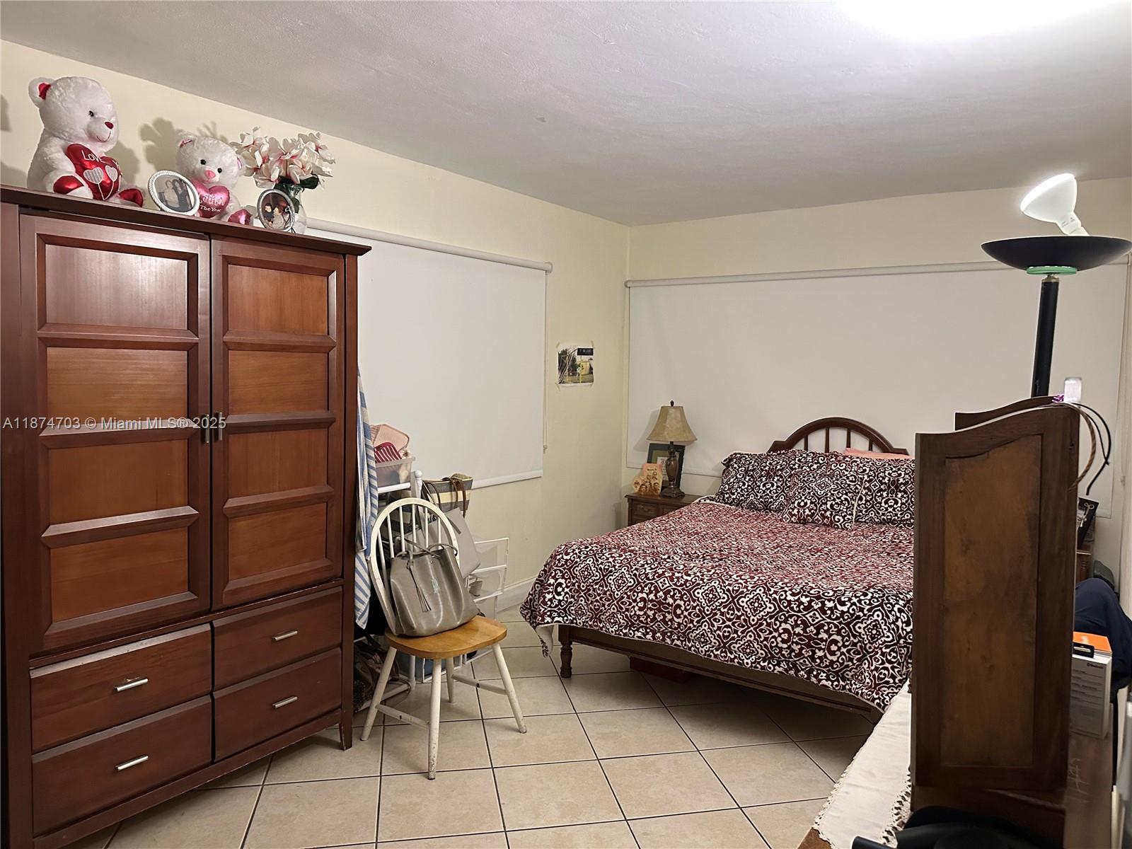 HOLLYWOOD COUNTRY CLUB DI - Residential Lease