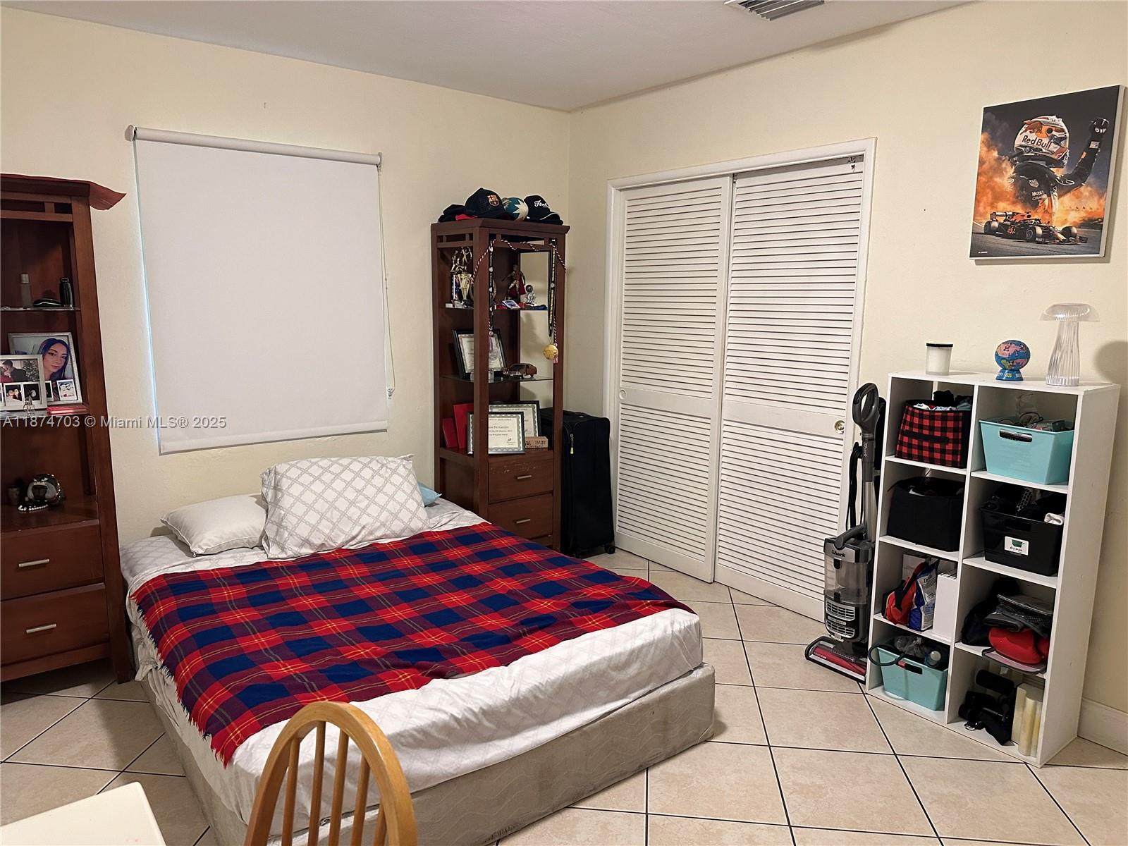 HOLLYWOOD COUNTRY CLUB DI - Residential Lease