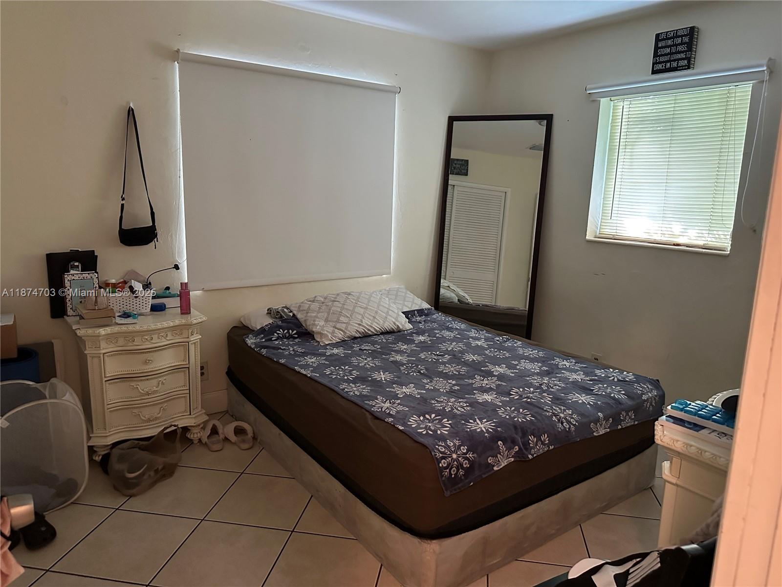 HOLLYWOOD COUNTRY CLUB DI - Residential Lease