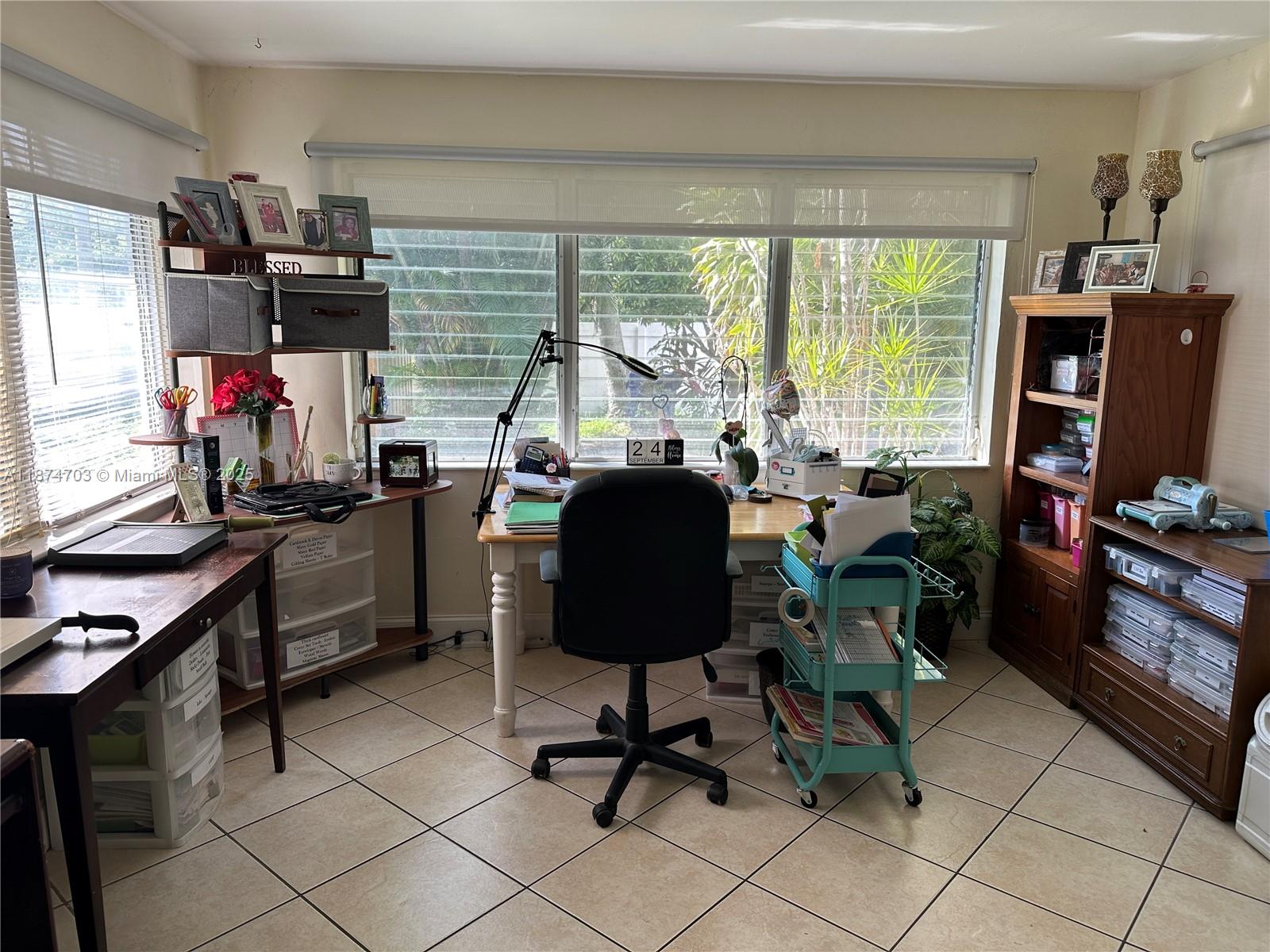 HOLLYWOOD COUNTRY CLUB DI - Residential Lease