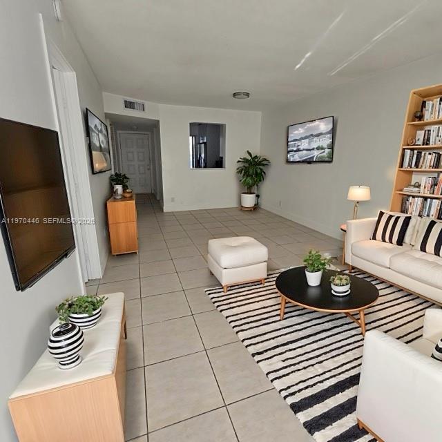 LAKESHORE AT UNIVERSITY P - Residential