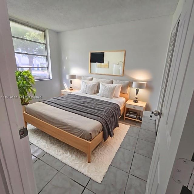 LAKESHORE AT UNIVERSITY P - Residential