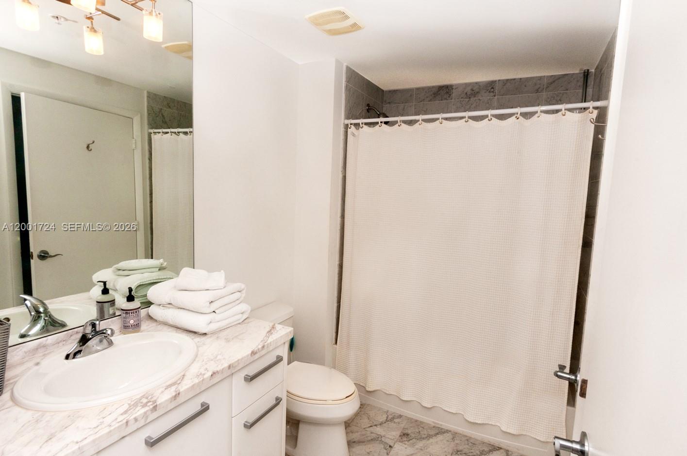 VIZCAYNE NORTH CONDO - Residential Lease