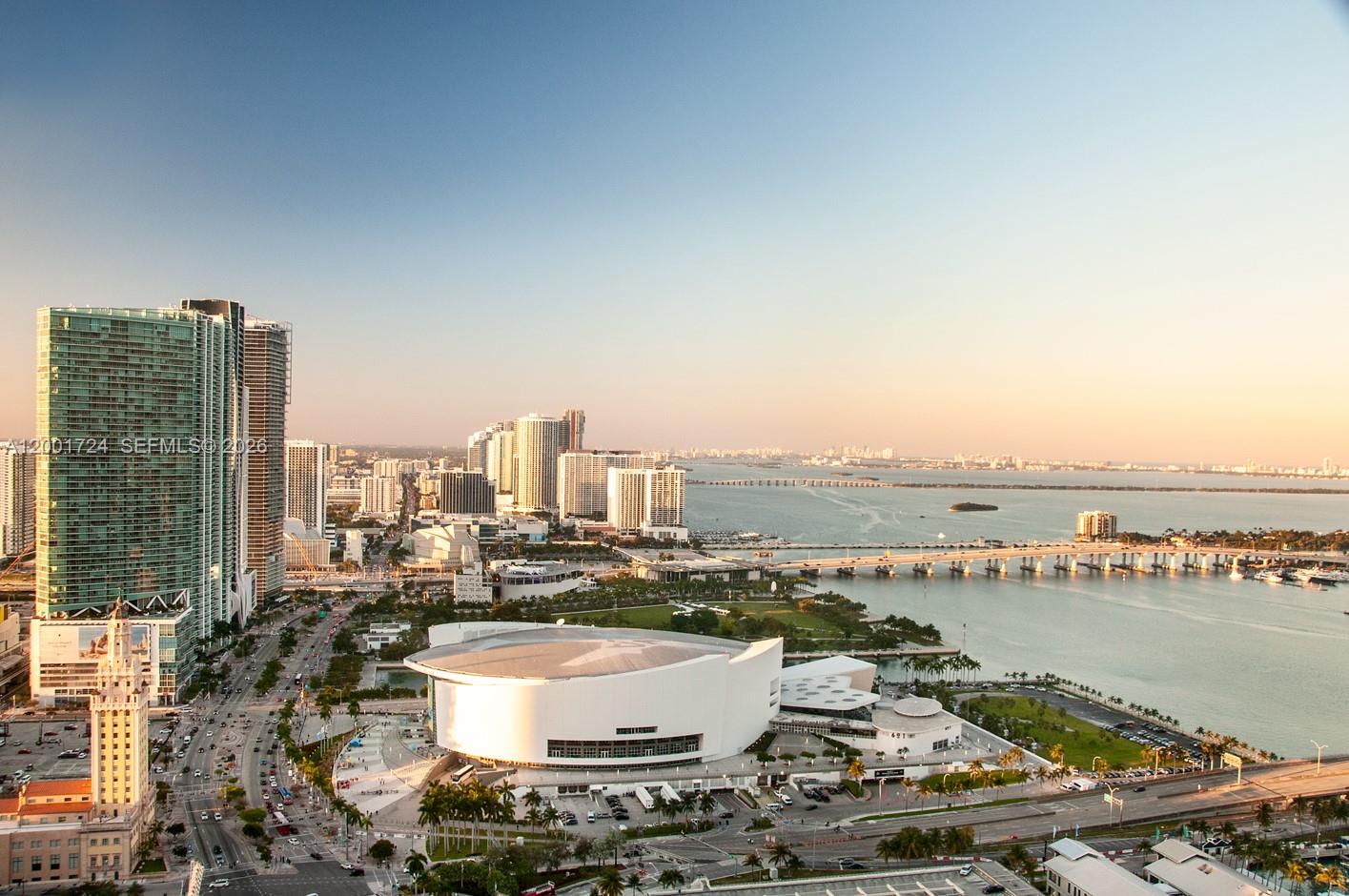 VIZCAYNE NORTH CONDO - Residential Lease