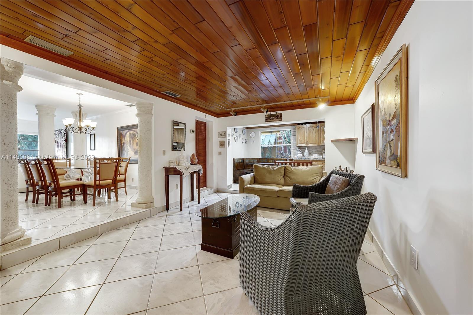 SILVER BLUFF GARDENS - Residential Income