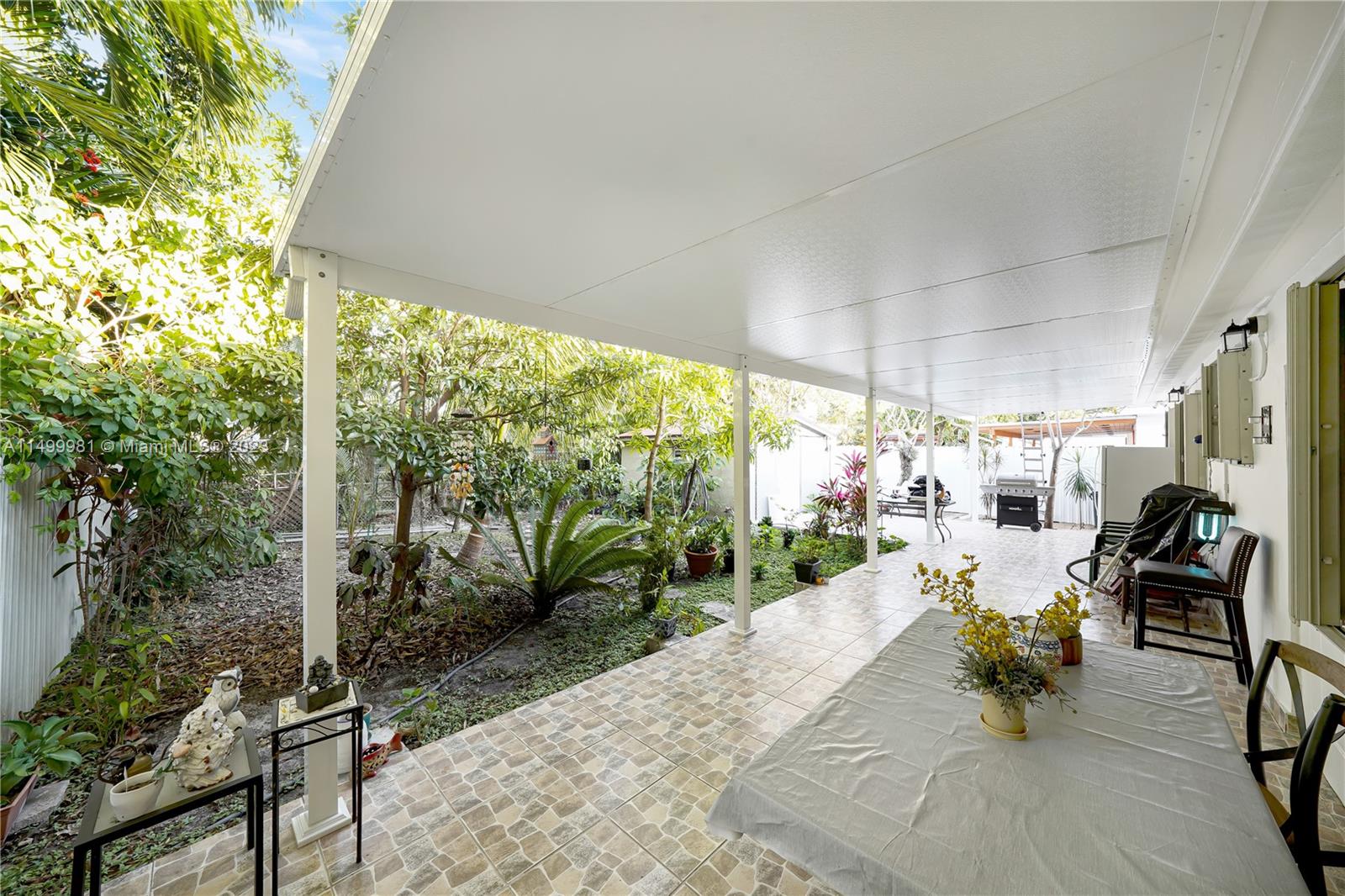 SILVER BLUFF GARDENS - Residential Income